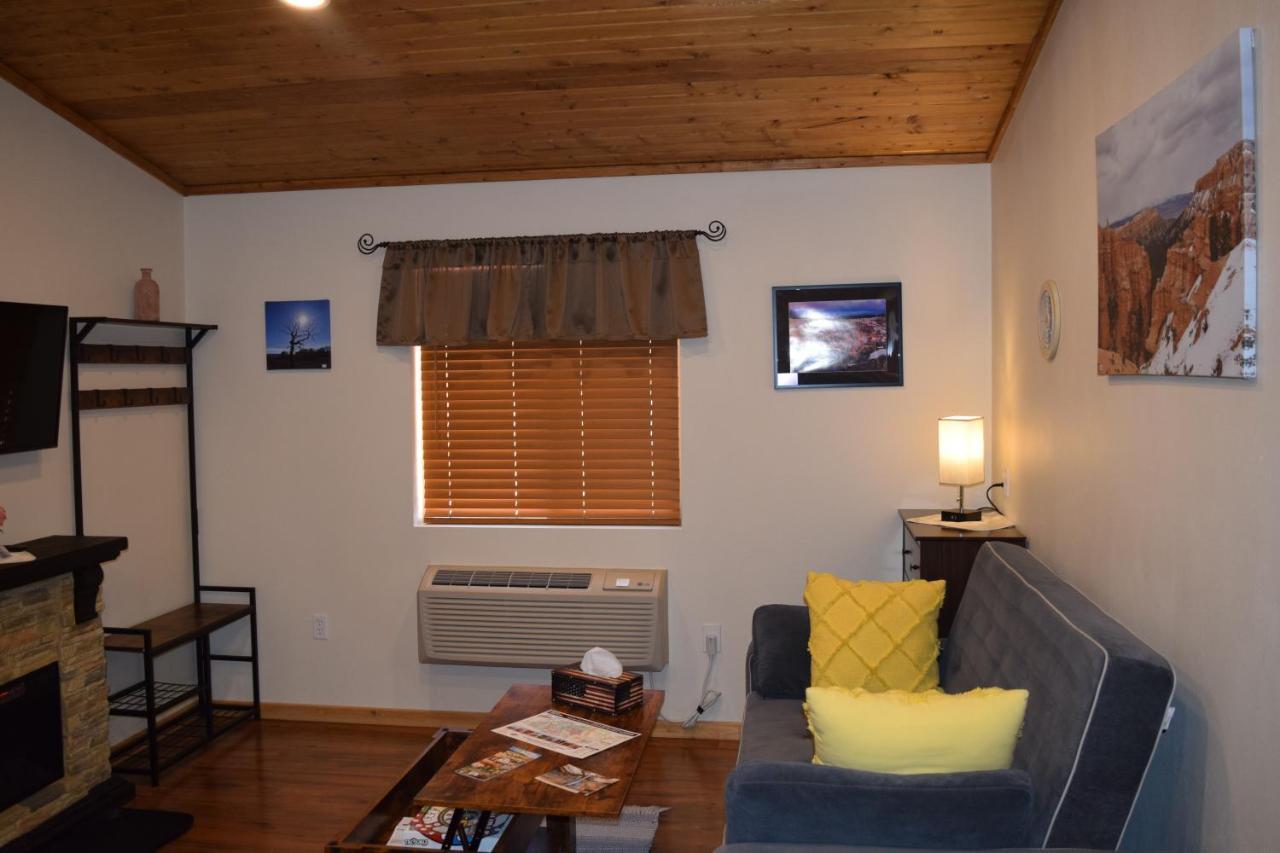 Villa Log At Bryce Canyon #1 *